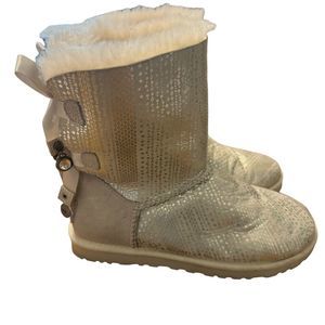 Ugg 1004791 Bailey Bow '' I DO'' Boots With BLING Womens size 6 M  $295.00 a14